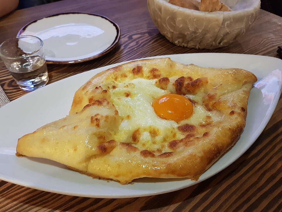 Adjarian khachapuri (Mtskheta)