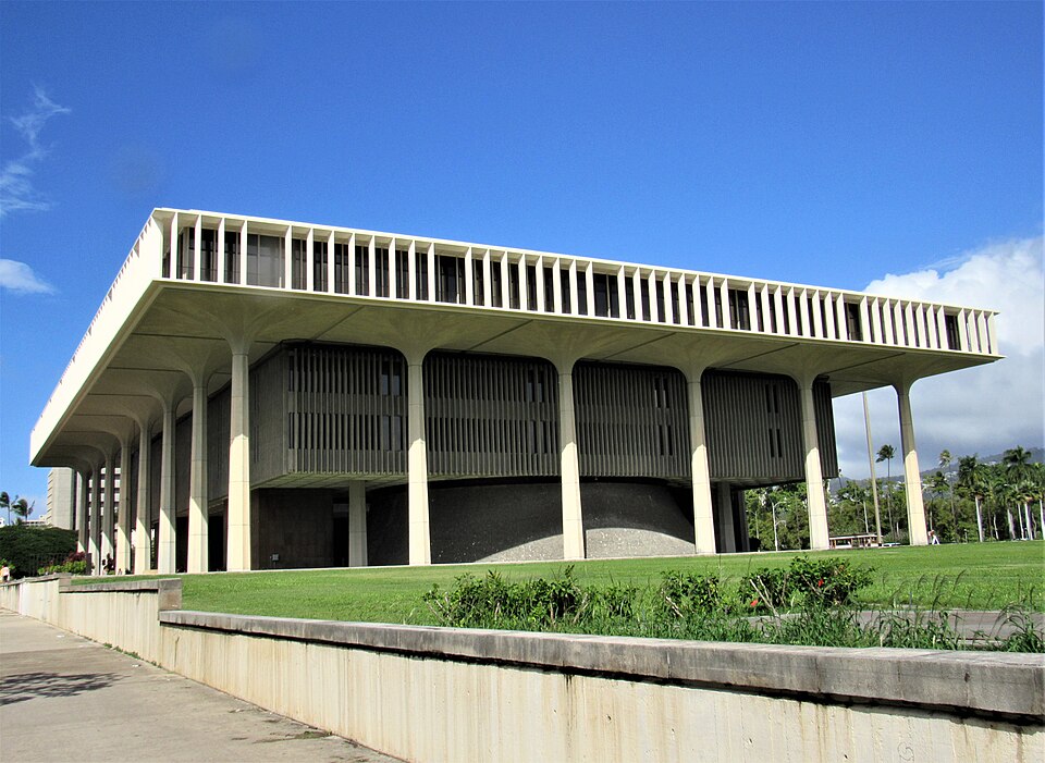 Hawaiʻi State Capitol lawn