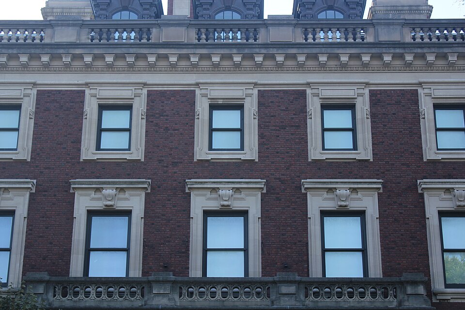 Fifth Avenue mansions on Museum Mile (American Irish Historical Society, 991 Fifth Avenue)