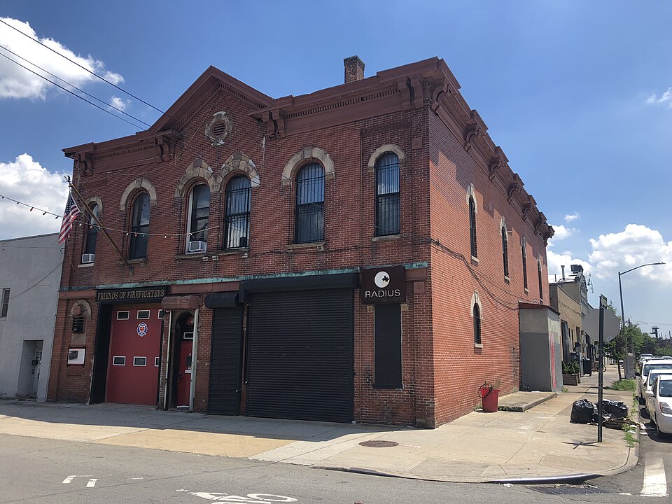 Van Brunt Street, Red Hook (Cafe Kestrel)