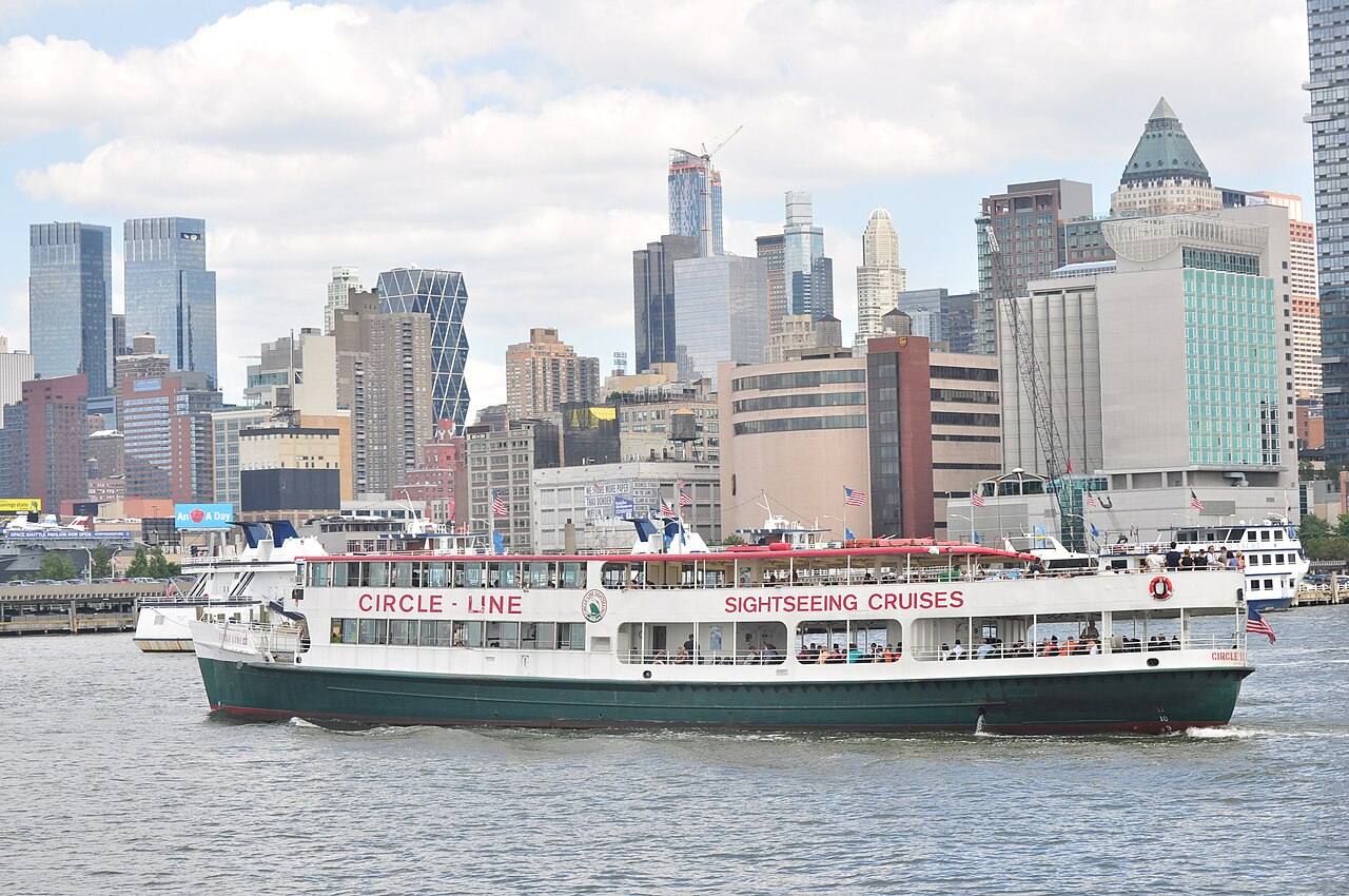 A Circle Line boat on the Hudson (Best of NYC: Full Island Tour)