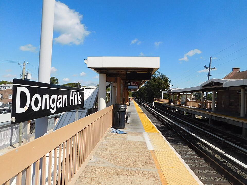 Dongan Hills station, nearby (Lee’s Tavern)