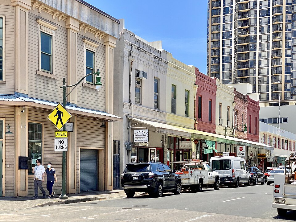 Hotel Street, Chinatown (The Manifest)