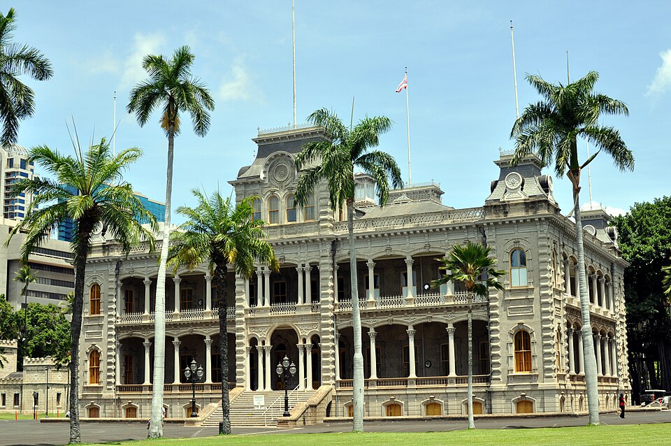 Five-0 and Magnum on Oʻahu