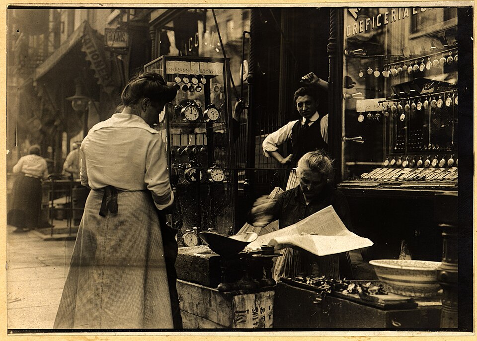 Mott Street a century ago (Mott Street, Little Italy)