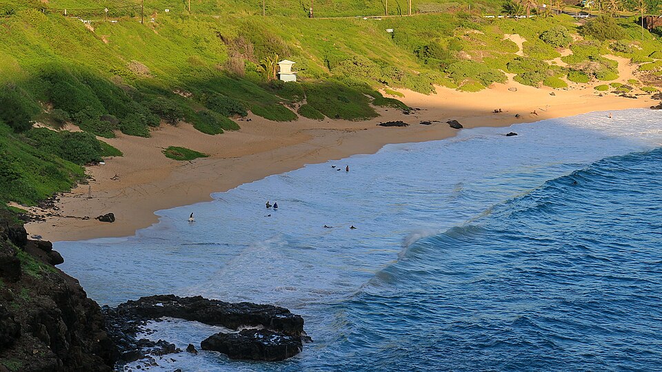 Makapuʻu Beach