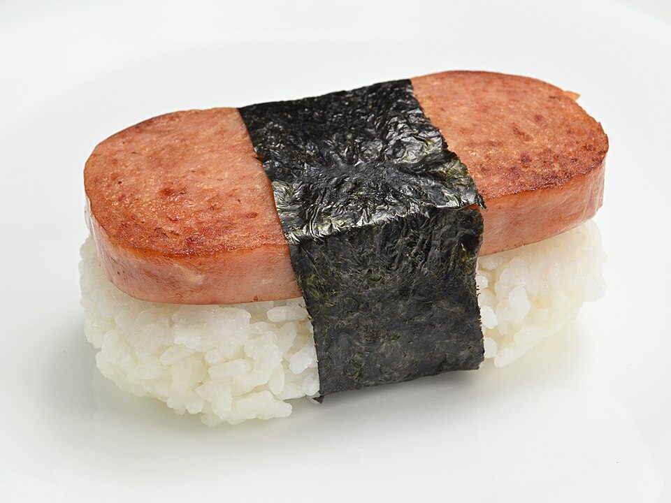 Spam musubi (Musubi Café Iyasume)