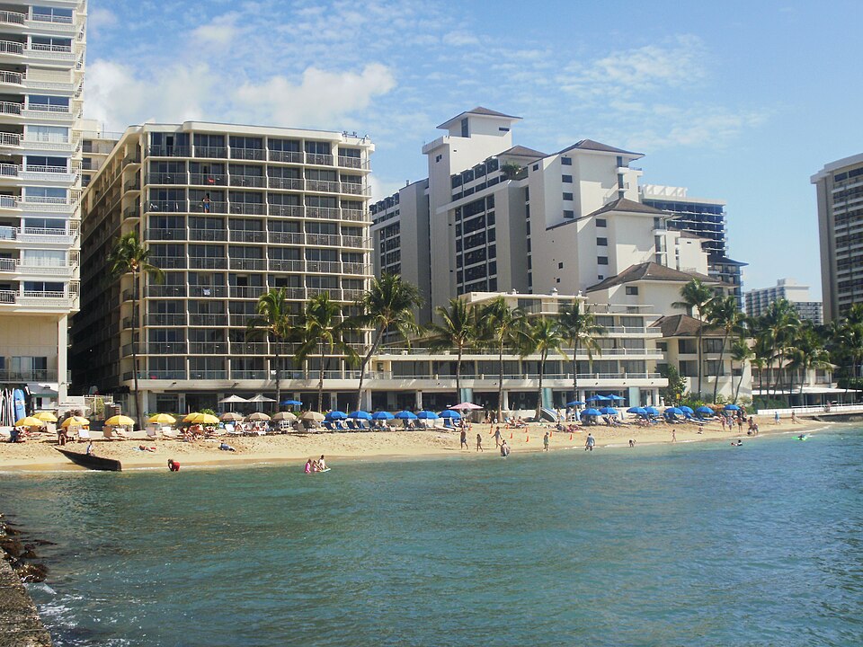 Waikīkī’s beachfront hotels (Honolulu after dark)