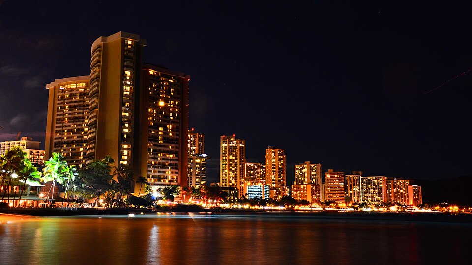 Waikīkī after dark